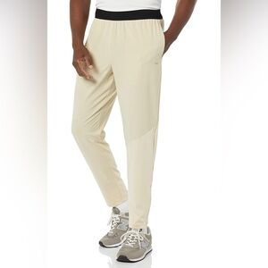 NWT Amazon Essentials Men's Stretch Woven Colorblock Pants